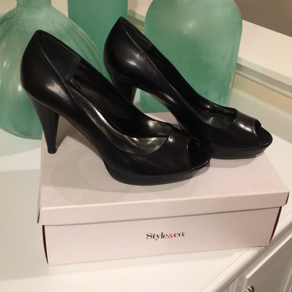 Style & Co peep toe heels